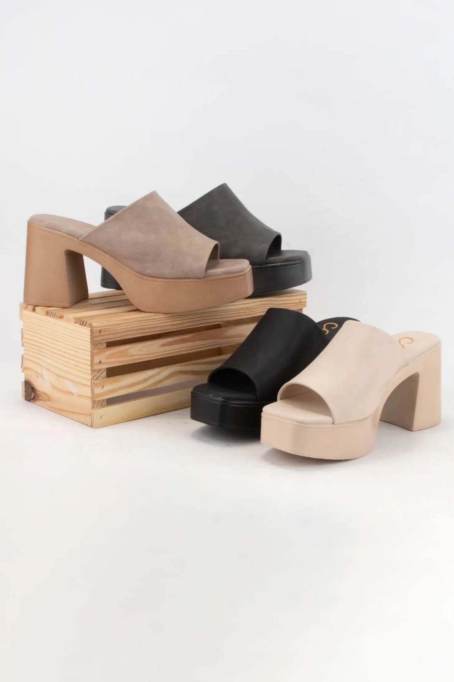 Monica Platform Slide