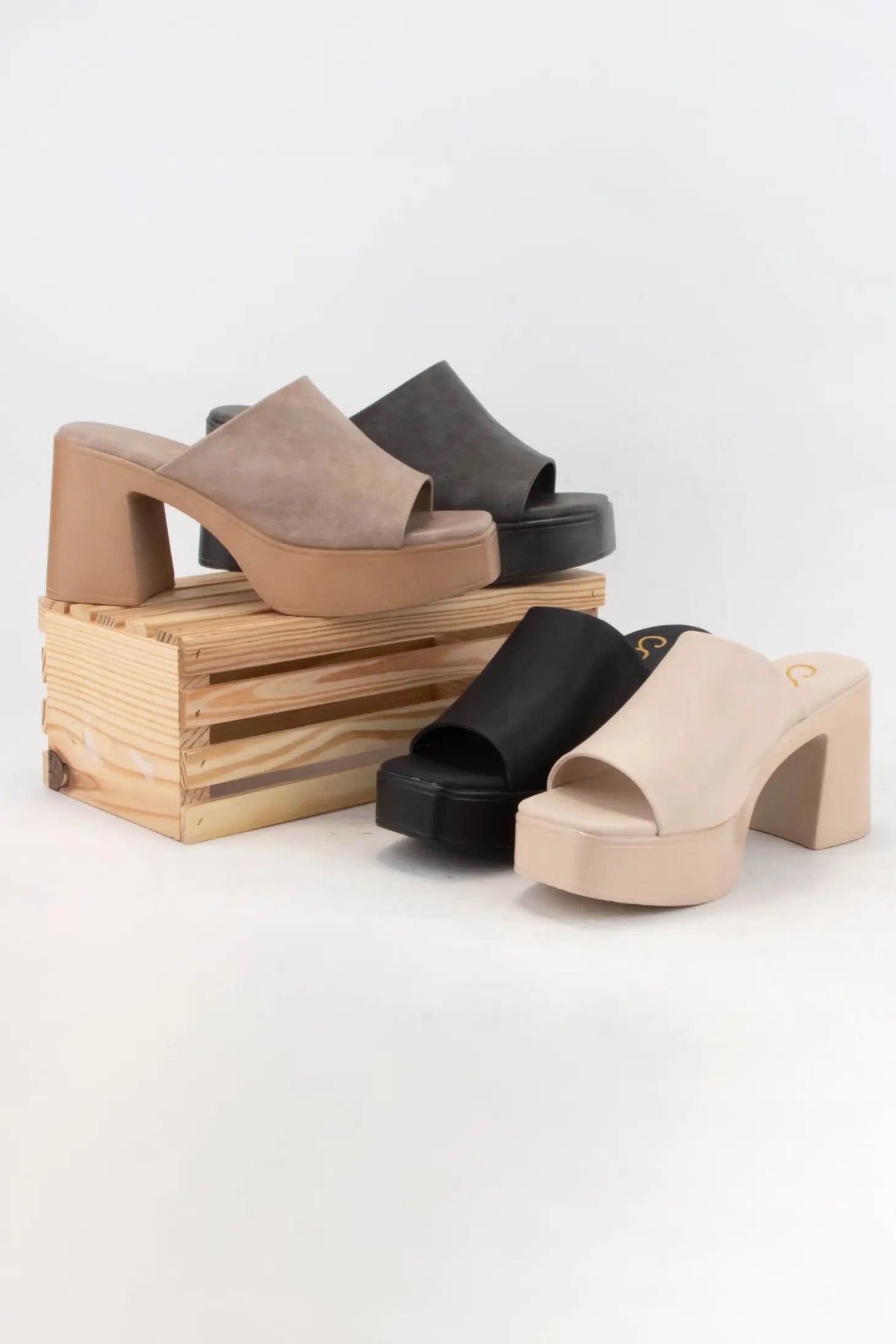 Monica Platform Slide