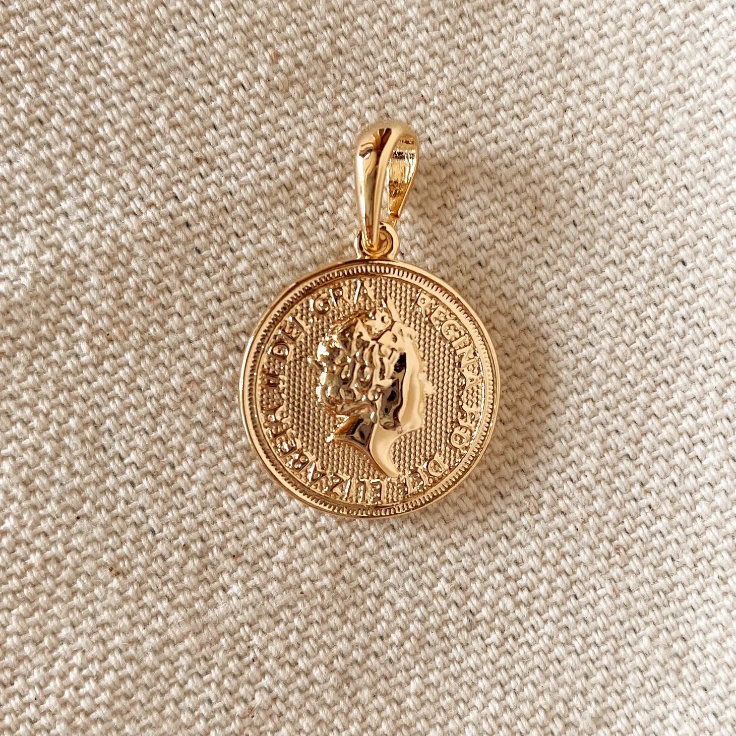 The Queen Pendant