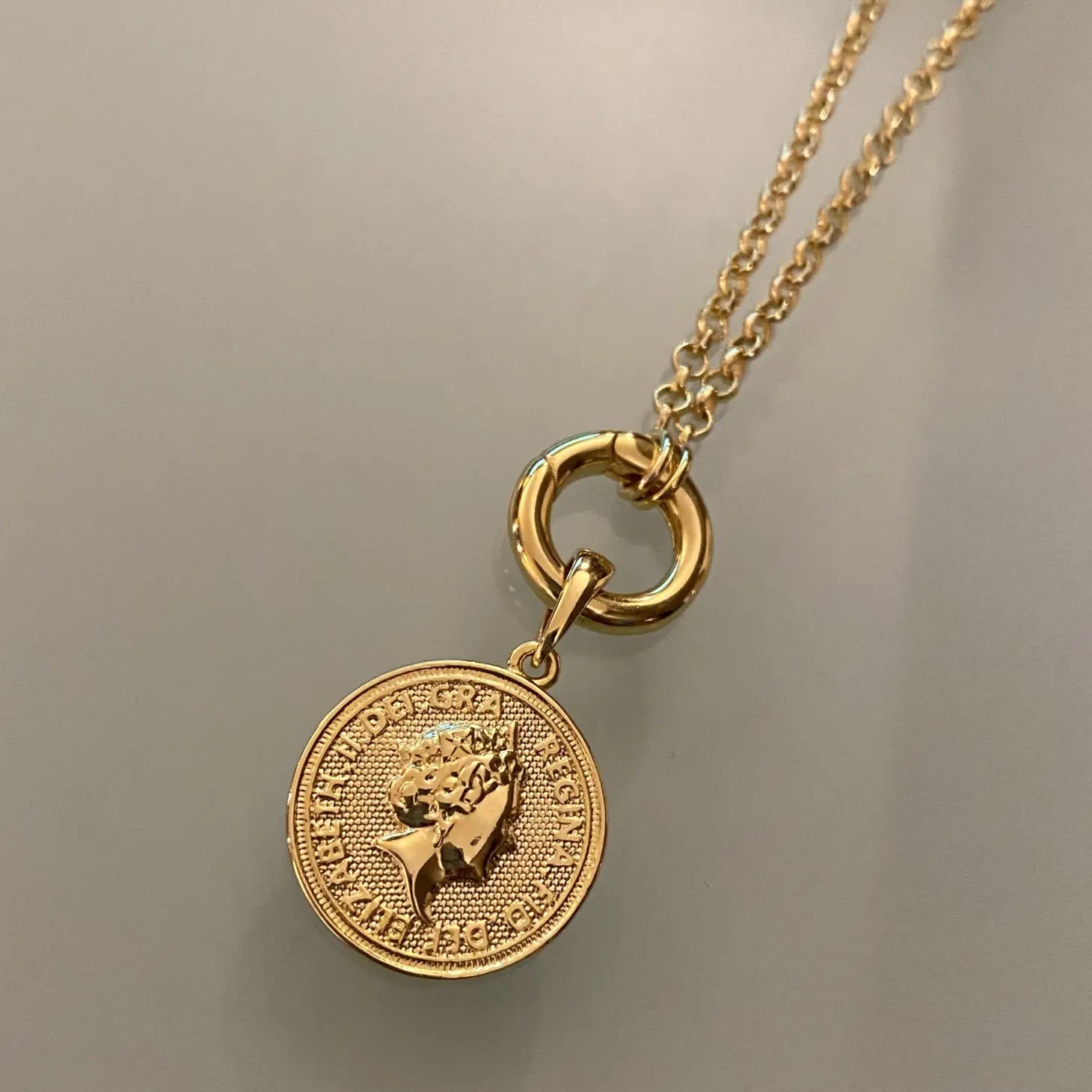 The Queen Pendant